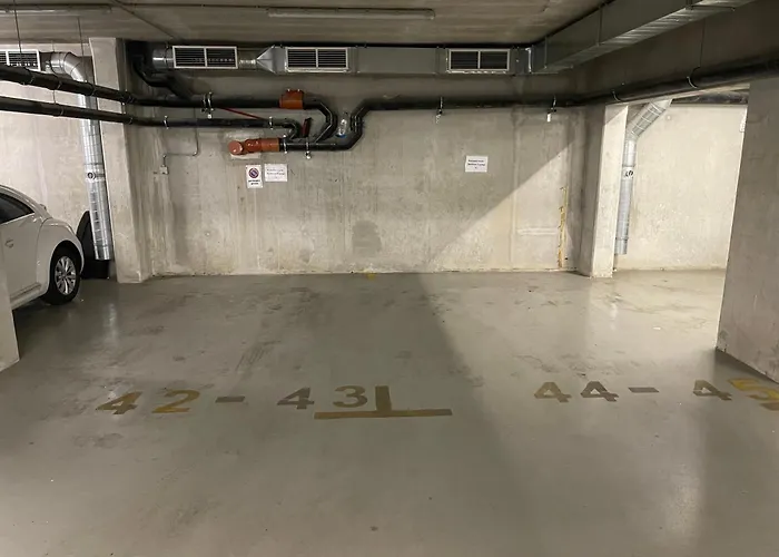 アパート Center 2 Garage