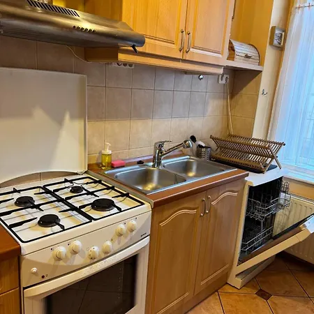 Center 2 Garage * בודפשט