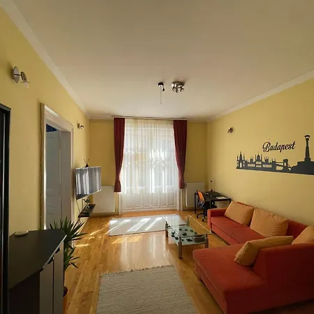 Center 2 Garage * בודפשט